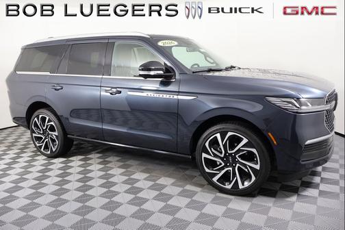 Flight Blue Metallic Clearcoat 2026 Lincoln Navigator Reserve