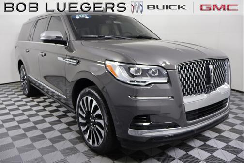 Chroma Caviar Dark Gray Metallic Clearcoat 2023 Lincoln Navigator Black Label