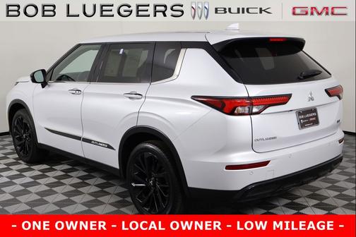 2024 Mitsubishi Outlander SE Black Edition w/Pano Roof S-AWC