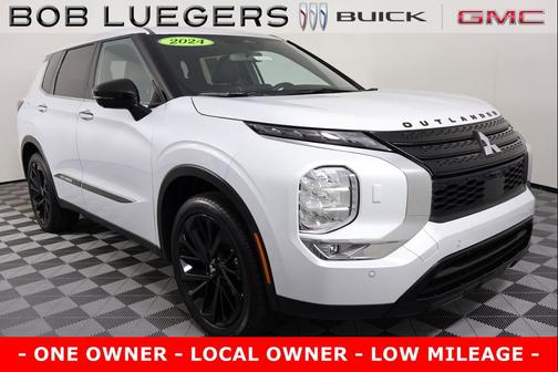 2024 Mitsubishi Outlander SE Black Edition w/Pano Roof S-AWC