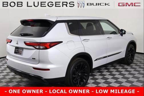 2024 Mitsubishi Outlander SE Black Edition w/Pano Roof S-AWC