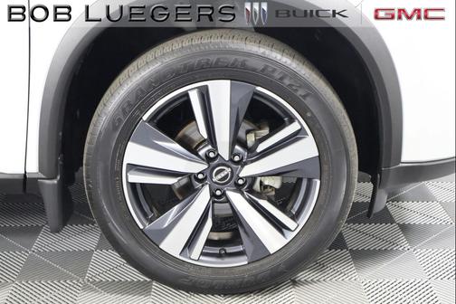 White 2024 Nissan Rogue SL
