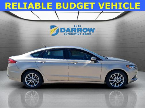 White Gold 2017 Ford Fusion SE