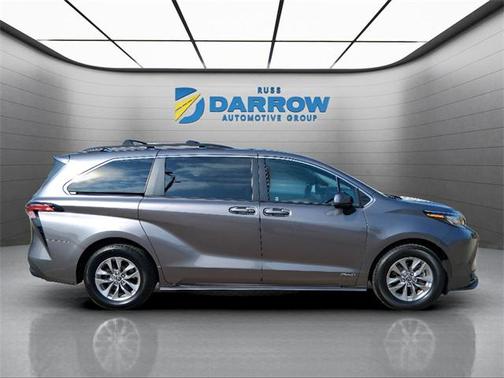 2021 Toyota Sienna LE