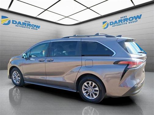 2021 Toyota Sienna LE