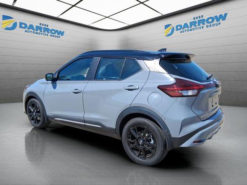 Gray/Super Black 2023 Nissan Kicks SR