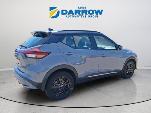 Gray/Super Black 2023 Nissan Kicks SR