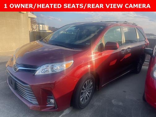2020 Toyota Sienna XLE