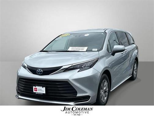 2024 Toyota Sienna LE