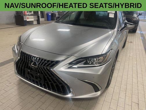 2025 Lexus ES 300h Luxury