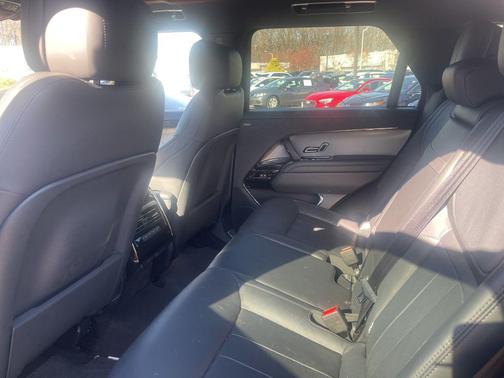 2025 Land Rover Range Rover Sport SE