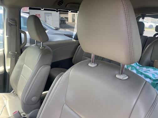 2019 Toyota Sienna XLE