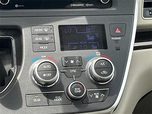 2019 Toyota Sienna XLE