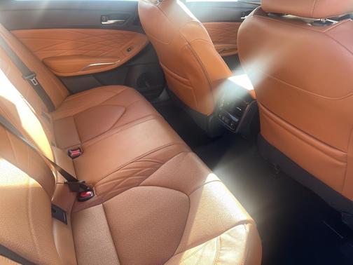 2022 Toyota Avalon Hybrid Limited