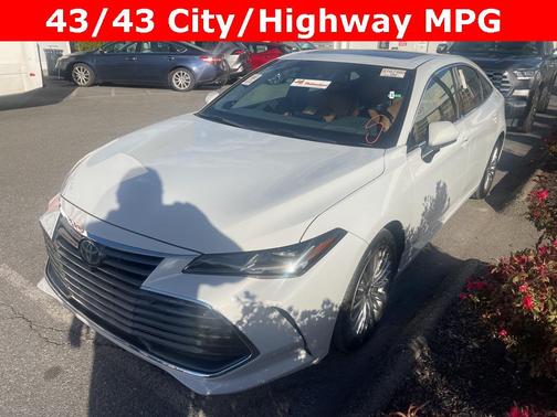 2022 Toyota Avalon Hybrid Limited