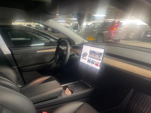 2024 Tesla Model Y Long Range Dual Motor All-Wheel Drive