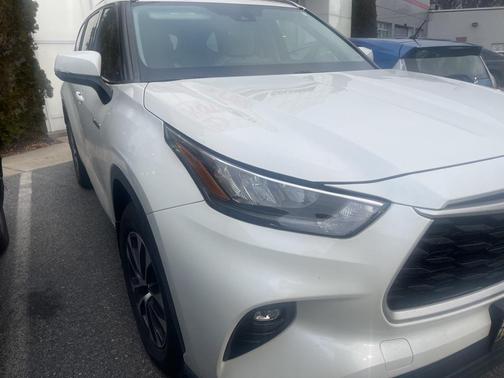 2020 Toyota Highlander Hybrid XLE