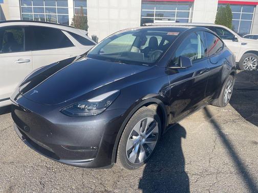 2024 Tesla Model Y Long Range Dual Motor All-Wheel Drive