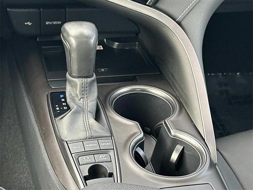 2024 Toyota Camry Hybrid SE