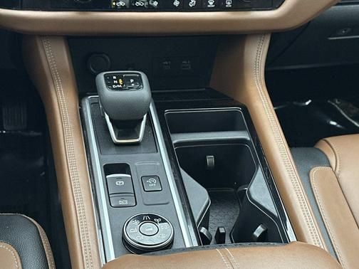 2023 Nissan Pathfinder Platinum 4WD