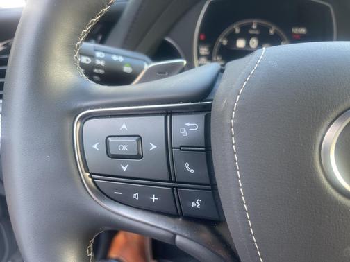 2023 Lexus LS 500 Base