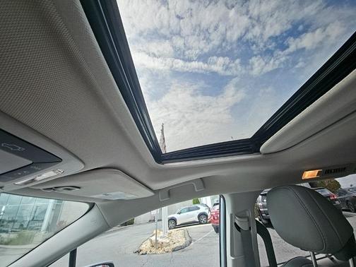 2023 Toyota Sienna XLE 7 Passenger