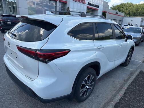 Wind Chill Pearl 2023 Toyota Highlander XLE