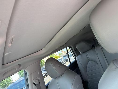 Wind Chill Pearl 2023 Toyota Highlander XLE