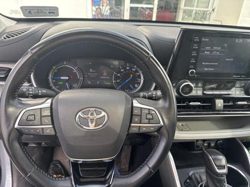 2021 Toyota Highlander Hybrid XLE