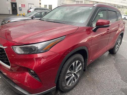 2022 Toyota Highlander Hybrid XLE