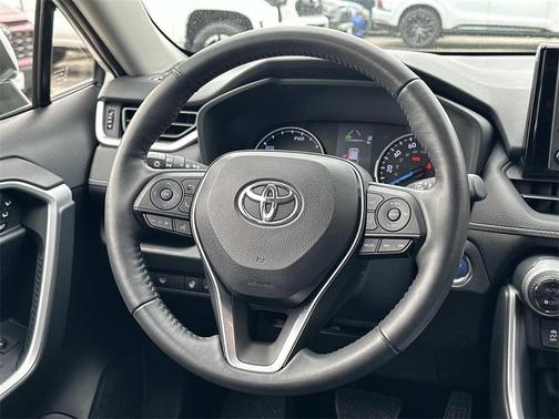2022 Toyota RAV4 Hybrid XLE Premium