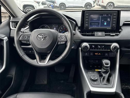 2022 Toyota RAV4 Hybrid XLE Premium