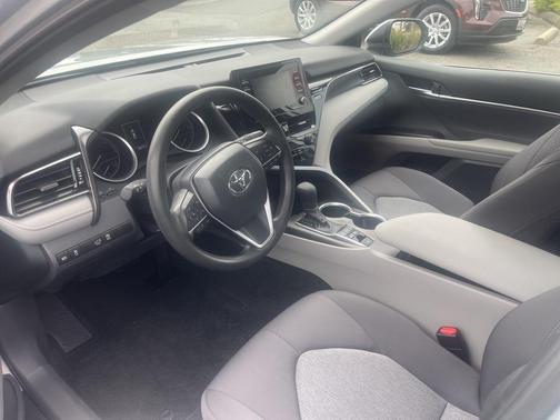 2024 Toyota Camry Hybrid LE
