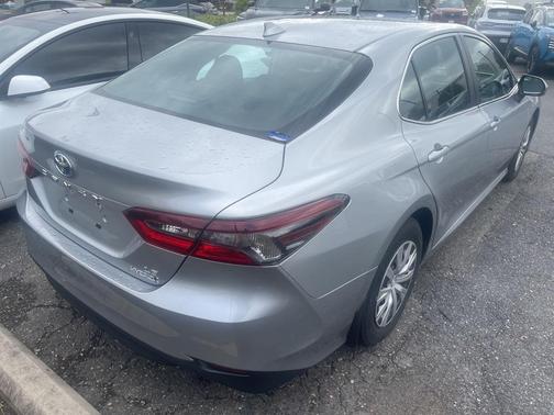 2024 Toyota Camry Hybrid LE