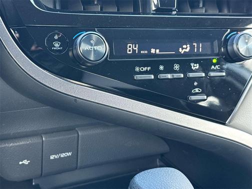 2024 Toyota Camry Hybrid LE