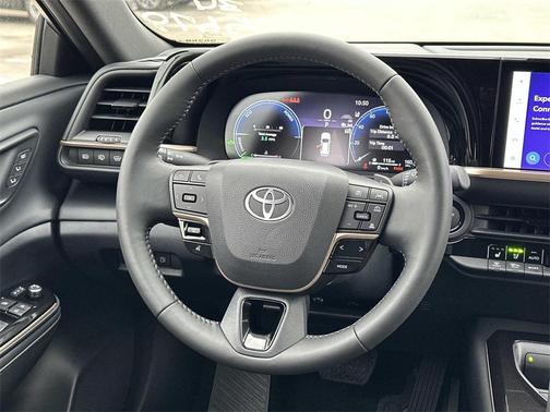 2025 Toyota Crown Signia XLE