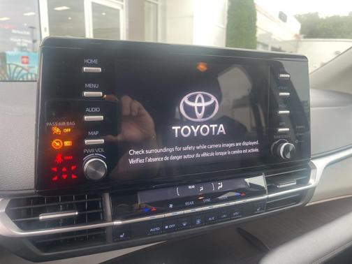 2021 Toyota Sienna XLE 8 Passenger
