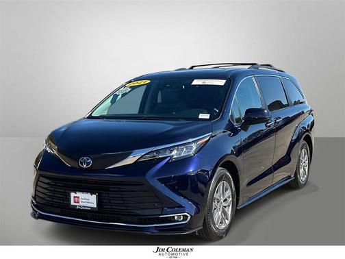 2021 Toyota Sienna XLE 8 Passenger