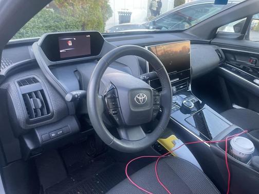 2025 Toyota bZ4X XLE