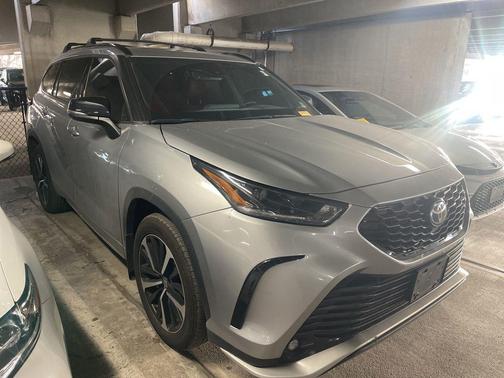 2022 Toyota Highlander XSE