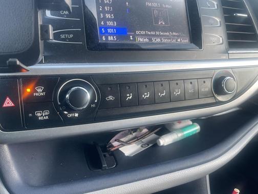 2017 Toyota Highlander LE