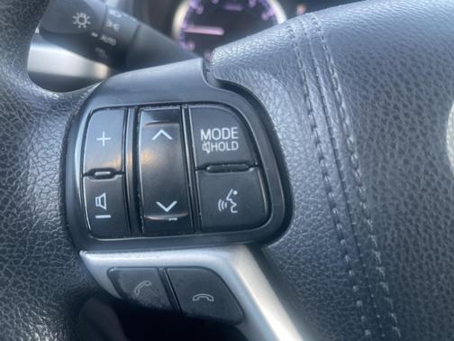 2017 Toyota Highlander LE