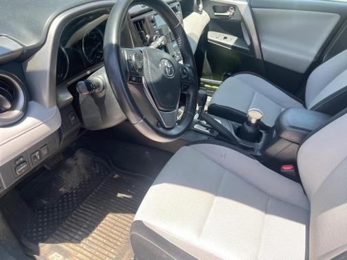 2017 Toyota RAV4 Hybrid XLE