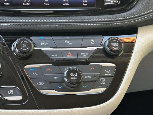 Granite Crystal Metallic Clearcoat 2023 Chrysler Pacifica Hybrid Touring L