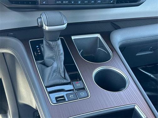 2021 Toyota Sienna XLE 8 Passenger