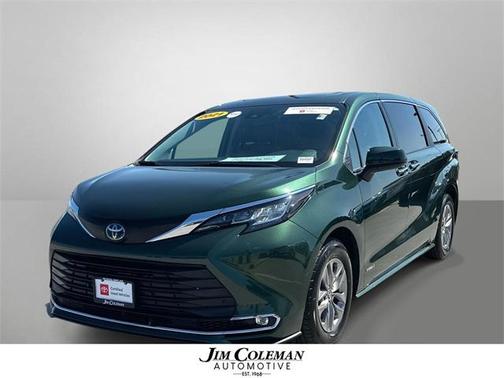 2021 Toyota Sienna XLE 8 Passenger