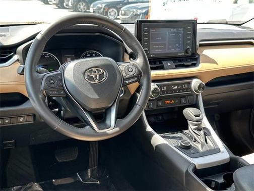 2020 Toyota RAV4 Hybrid XLE