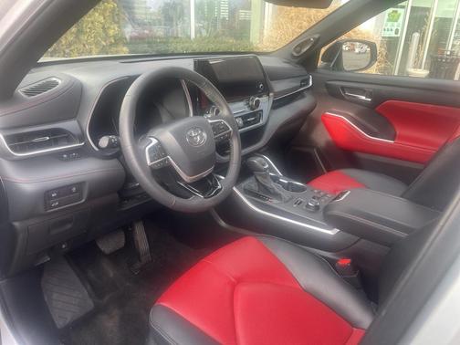 2025 Toyota Highlander XSE