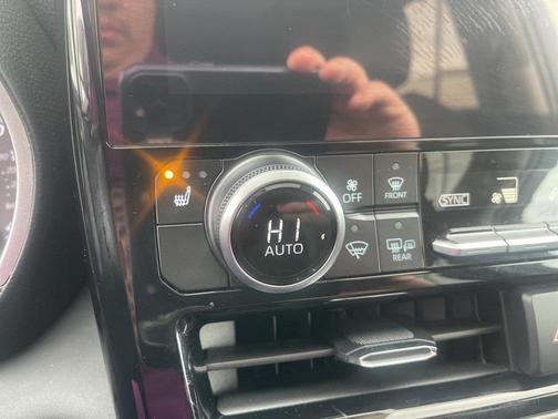 2025 Toyota Highlander Hybrid XLE