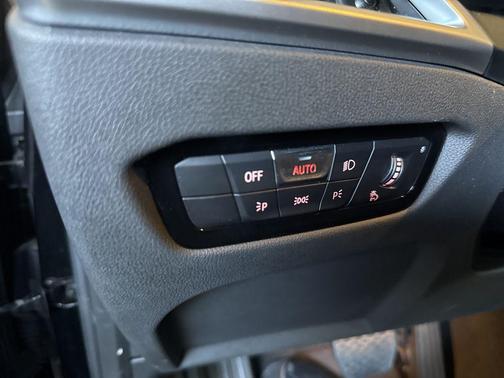 Black 2025 BMW 330 330i